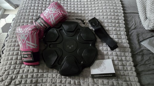 Music boxing machine wall - machine,